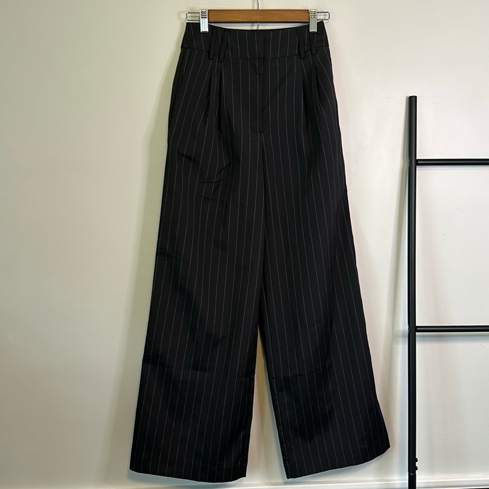 Glassons Wide leg High Rise Pinstripe Pants